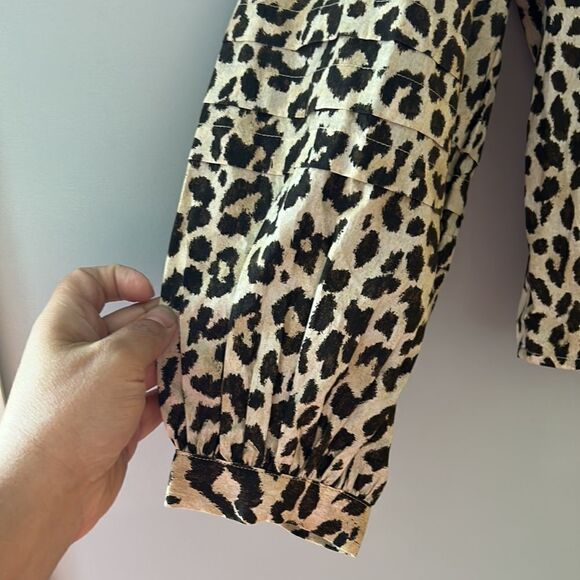 J. Crew Button-Front Ruffleneck Popover in Leopard Print, Size Small, BL084 - Picture 5 of 10